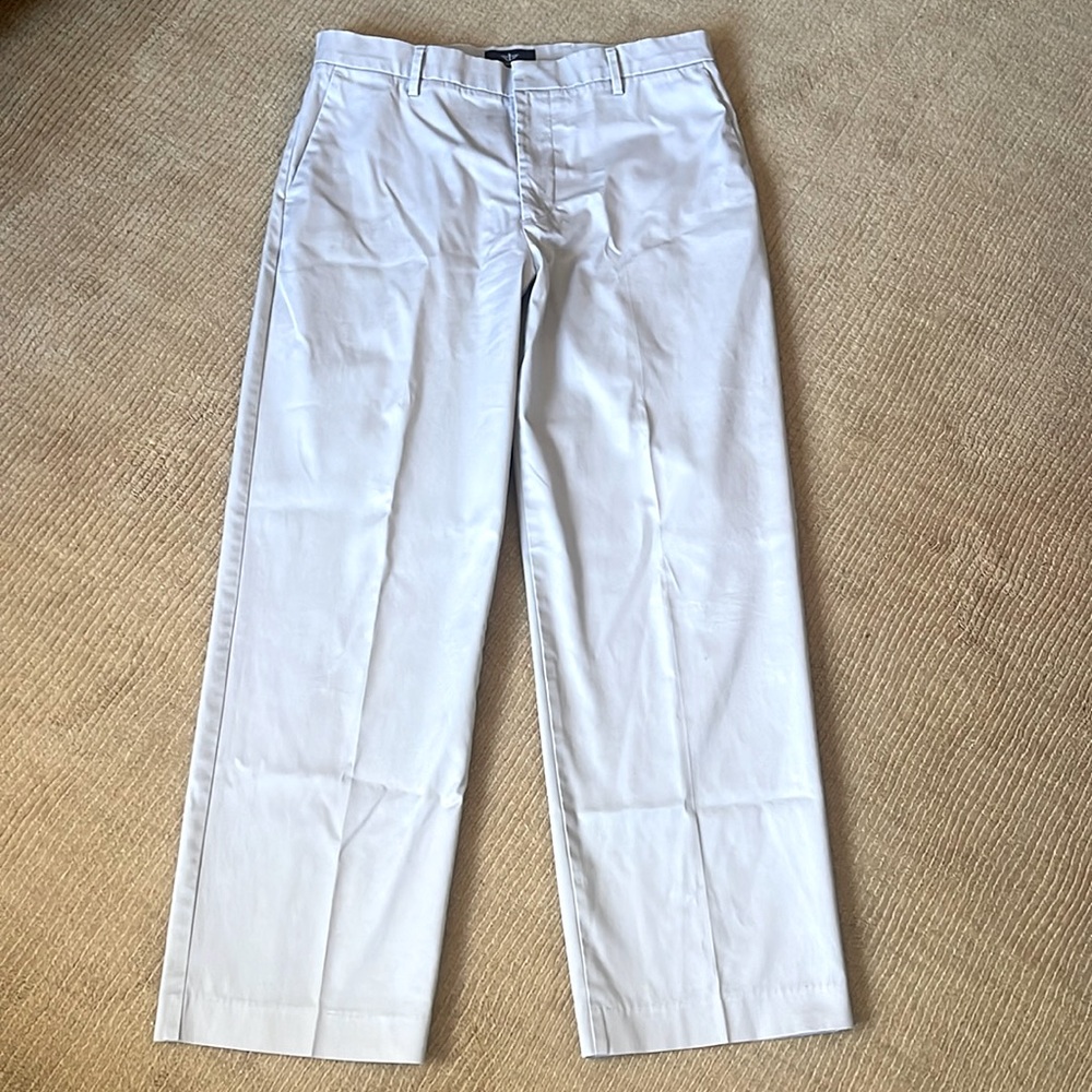 Dockers khaki pants (33x30)